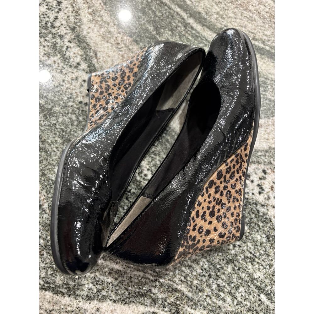 Aerosoles Elegant Plum Patent Leather Wedge Pumps with Leopard Print Heel SZ 8